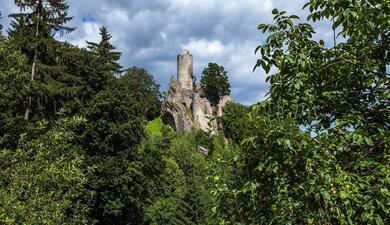 Ze Železného Brodu přes Vazovec na hrad Frýdštejn