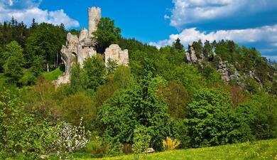 Ze Železného Brodu přes Vazovec na hrad Frýdštejn