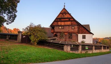 Ze Železného Brodu přes Vazovec na hrad Frýdštejn