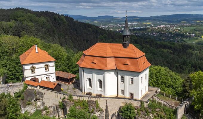 hrad valdštejn český ráj